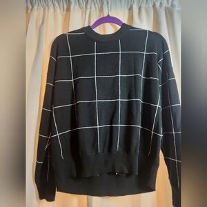 T  Tahari Women’s XL Black & White Plaid Striped Pullover Long Sleeve Sweater